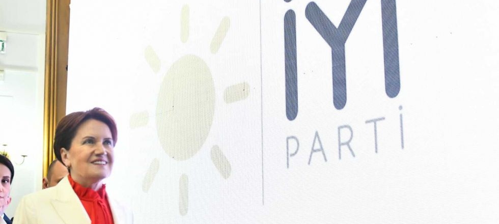 İYİ Parti Genel Başkanı Meral Akşener Gençlerin Sorunlarını Dinledi